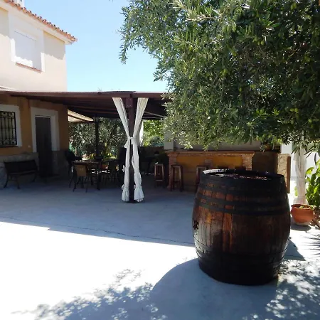 María - Pista De Padel Y Piscina Casa rural Baena