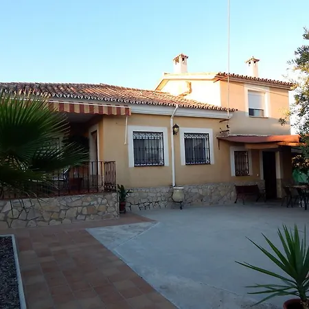 Casa rural María - Pista De Padel Y Piscina Baena